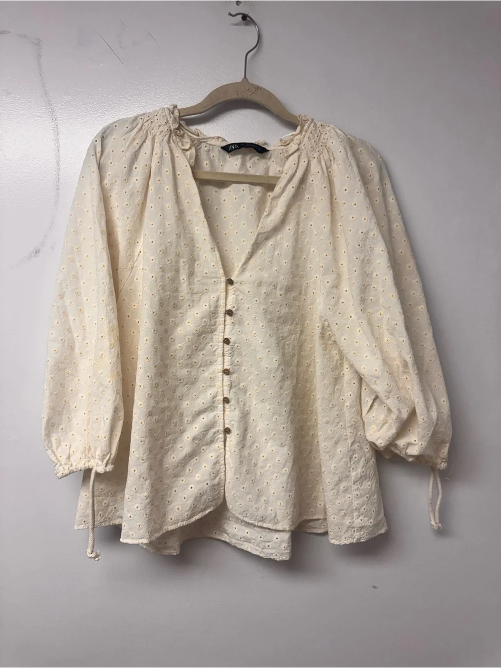 Zara Ivory Eyelet Embroidered Blouse L Cotton Boho Puff Sleeve Button Front C8